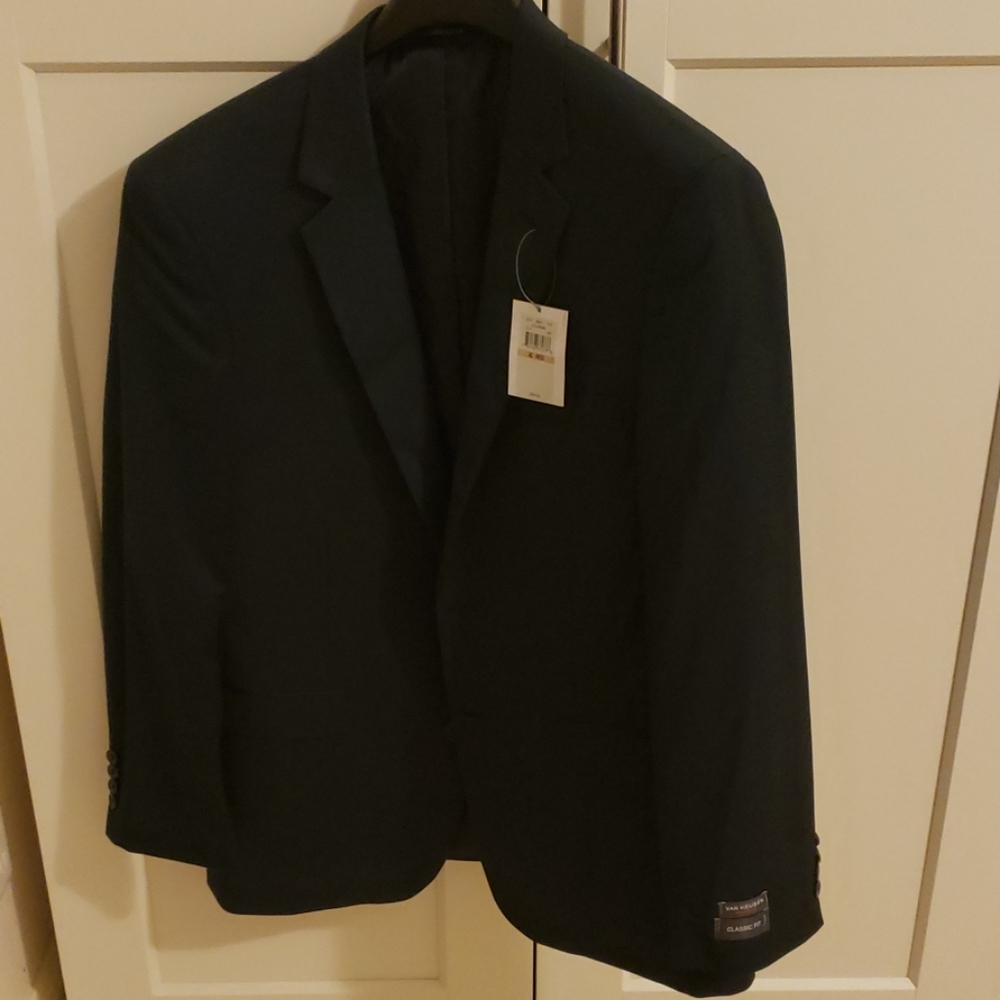 Van Heusen 2 piece brand new suit navy